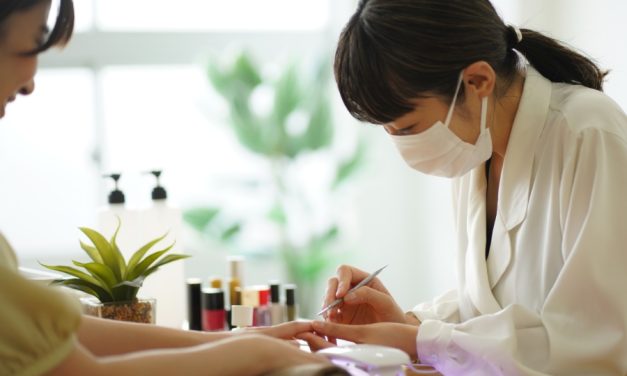 PR Canada qua Ngành Nail: Ảo Hay Thật?