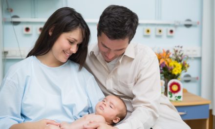 Sinh Con tại Canada: Cơ Hội Đến Thường Trú Dân Hay Chỉ Một Hiểu Lầm?